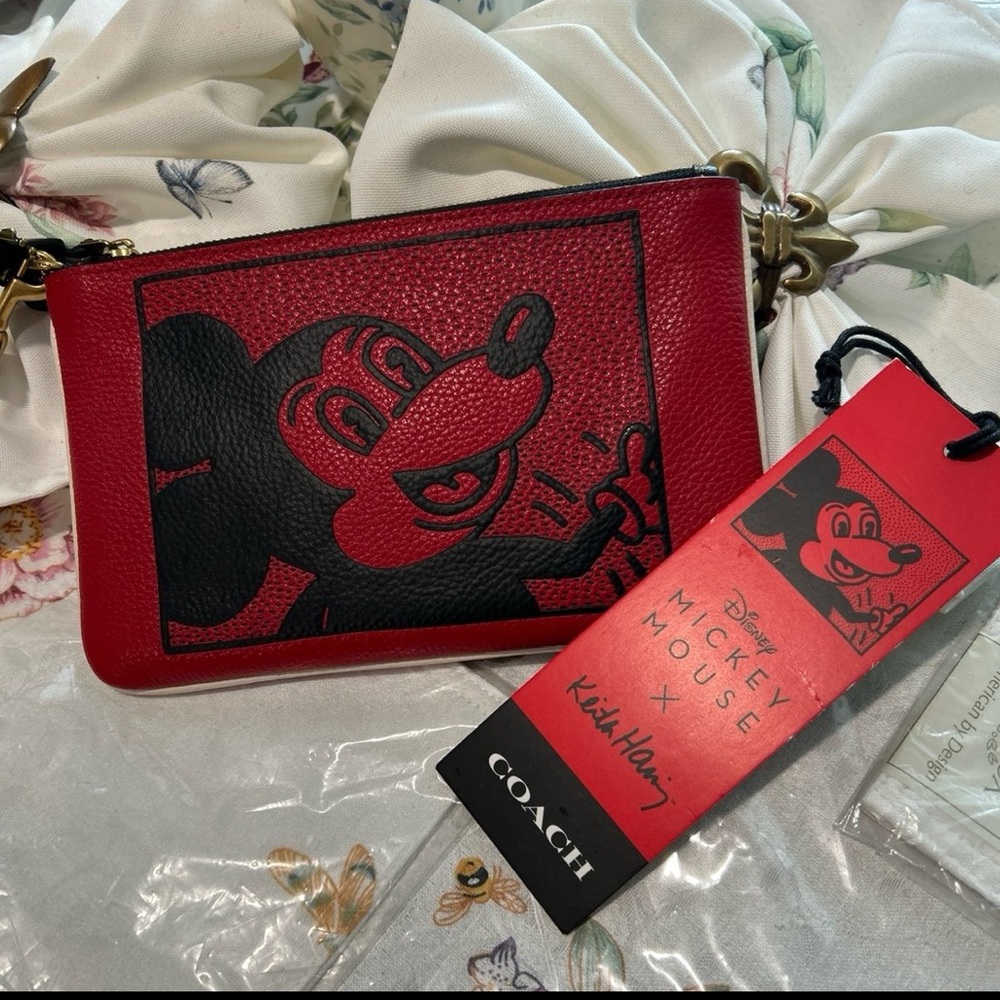Coach Disney Mickey Mouse X Keith
Haring Small Wristlet